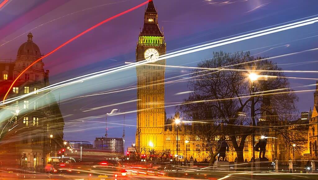 A street view of big ben by night